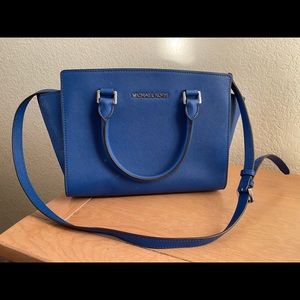 Michel Kors purse